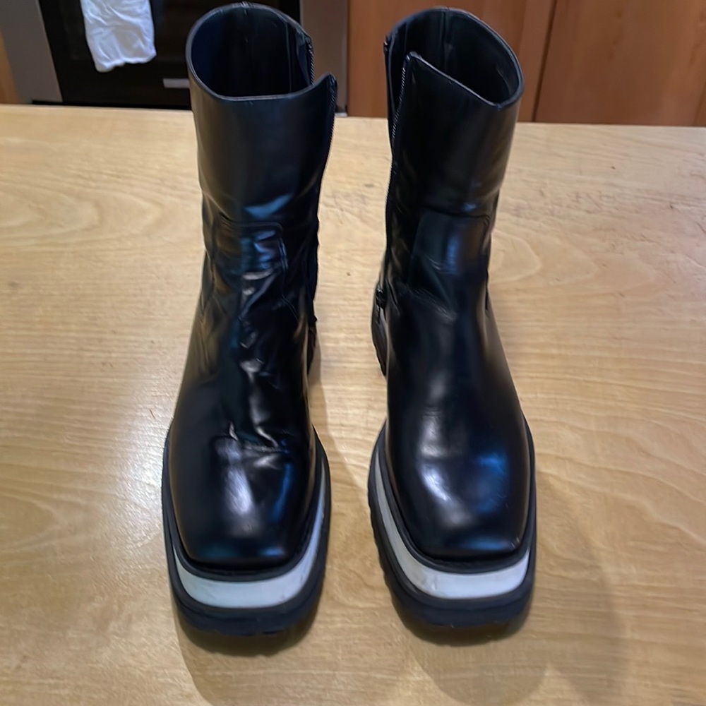 Paloma Barcelo Black Platform Boots